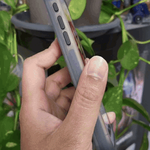 Iphone 15 Pro LCD Cover ©